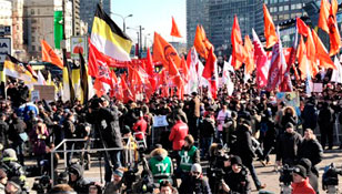 Митинг оппозиции в Москве. Войска заняли оборону вокруг Кремля