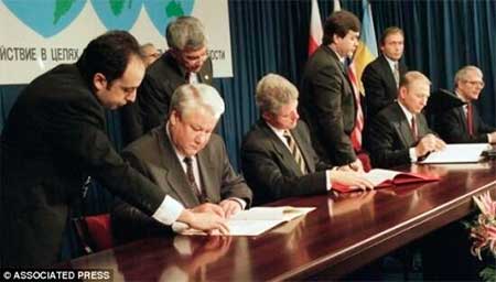 КРЫМСКАЯ ВОЙНА-2. Международный договор обязывает США и Англию атаковать Россию