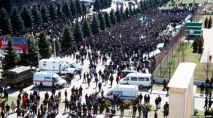 Бунт в Ингушетии. Участники митинга вступили в драку с «росгвардией» ВИДЕО 