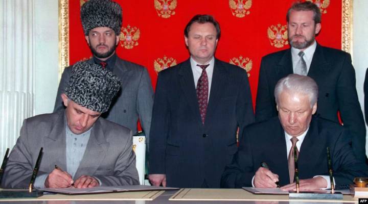 ЗНАЙ СВОЮ ИСТОРИЮ. 28 лет назад был подписан мирный договор между ЧРИ и Россией
